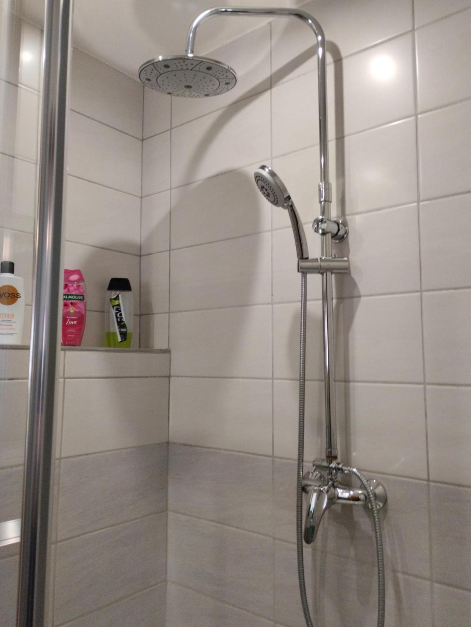 Malé útulné S Koupelnou A Kuchyňkou Appartement Svinarov