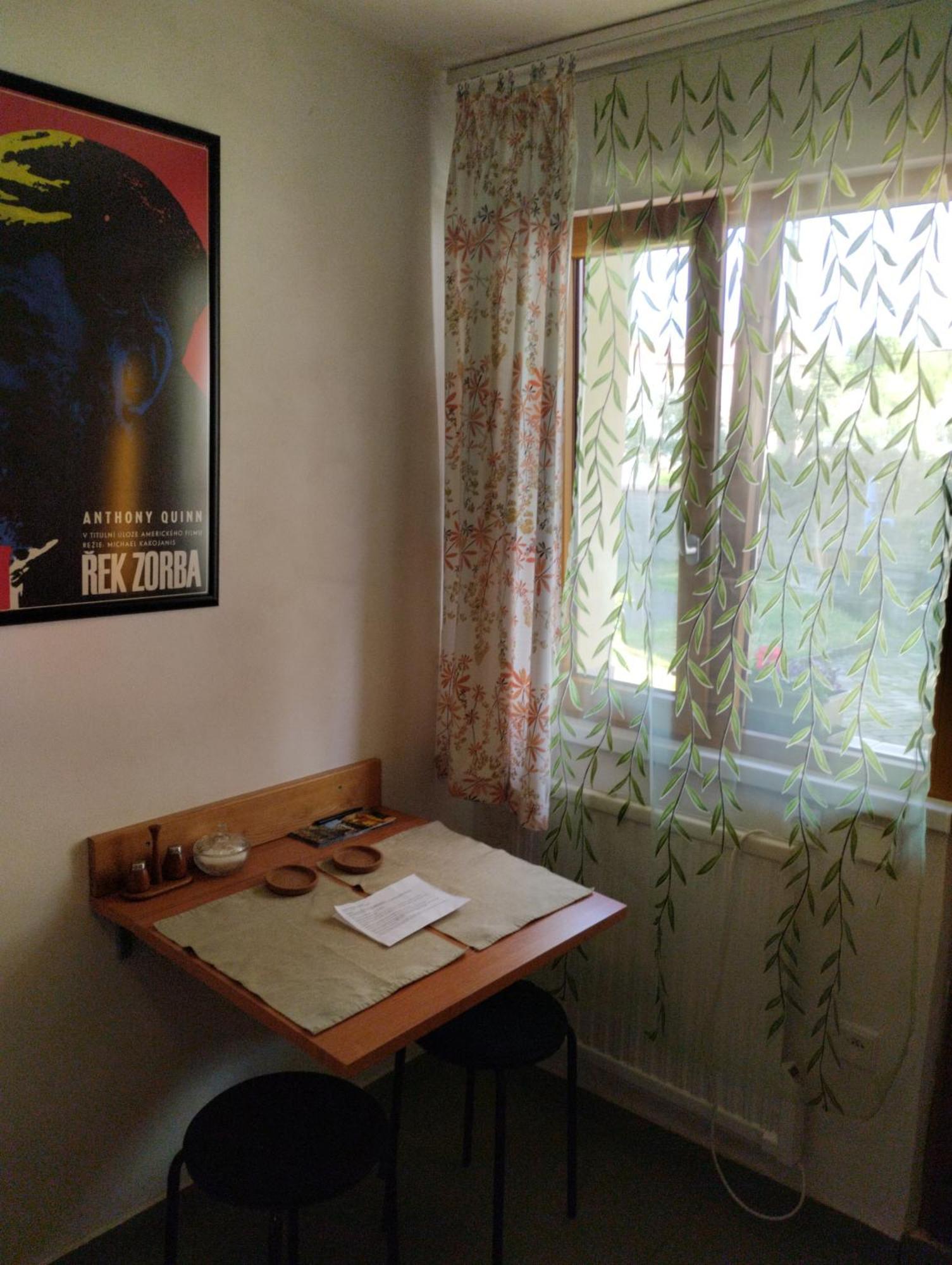 Malé útulné S Koupelnou A Kuchyňkou Appartement Svinarov